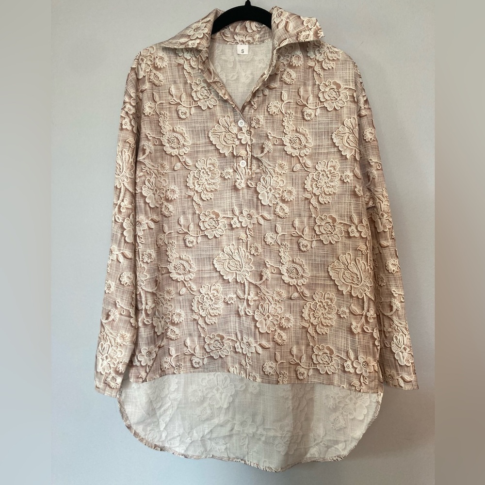 NWOT OVERSIZED high low hem tan/white top sz S